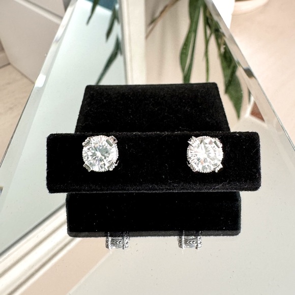 Avon Jewelry - Solitair Sterling Silver Earrings